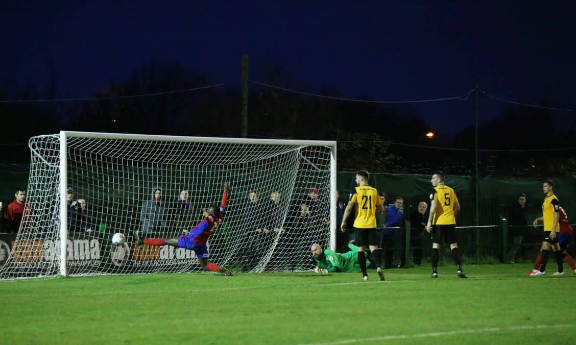 east-thurrock-utd-v-atfc-294