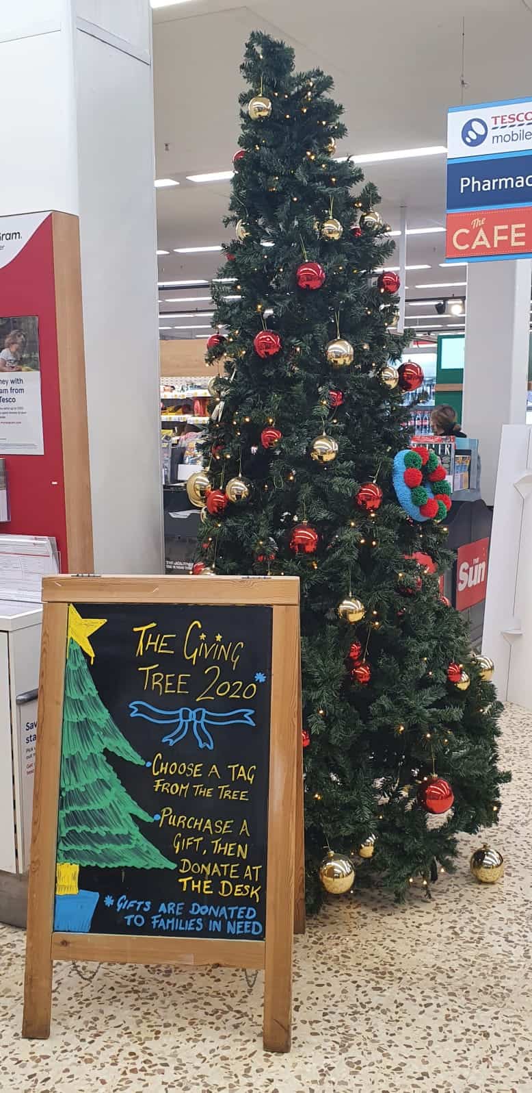 ACADEMY Tesco Christmas Partnership Aldershot Town FC